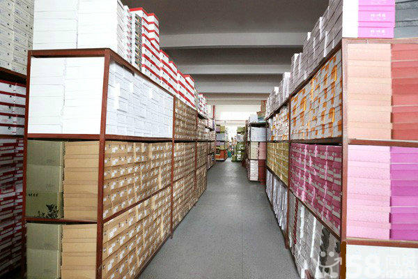 跨境倉庫外包托管服務(wù)，跨境電商倉庫專業(yè)度