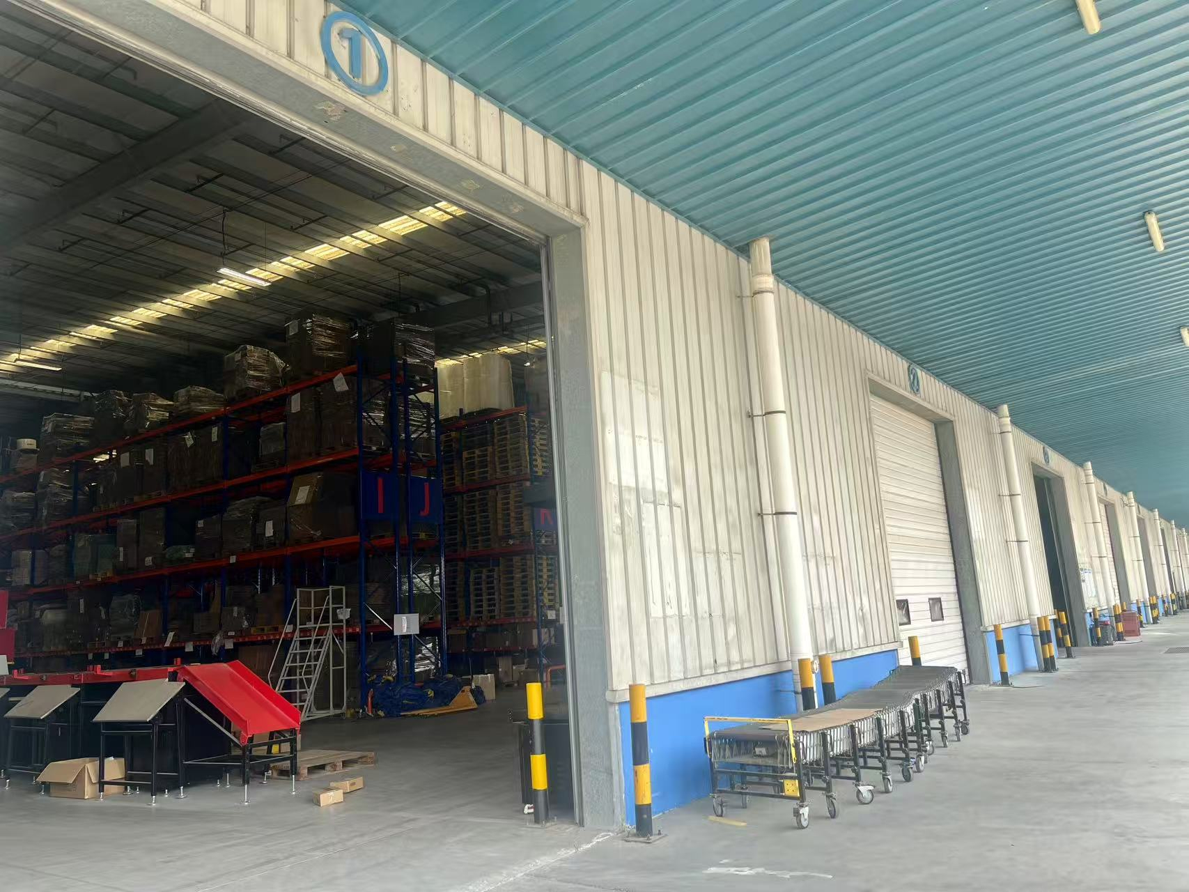 托管倉(cāng)庫(kù)交給專業(yè)倉(cāng)，把成本降給利潤(rùn)！星力上海倉(cāng)儲(chǔ)助力化妝品代理商業(yè)績(jī)飆升